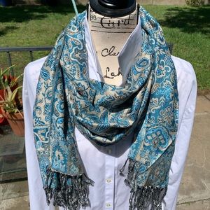Scarf/shawl Paisley